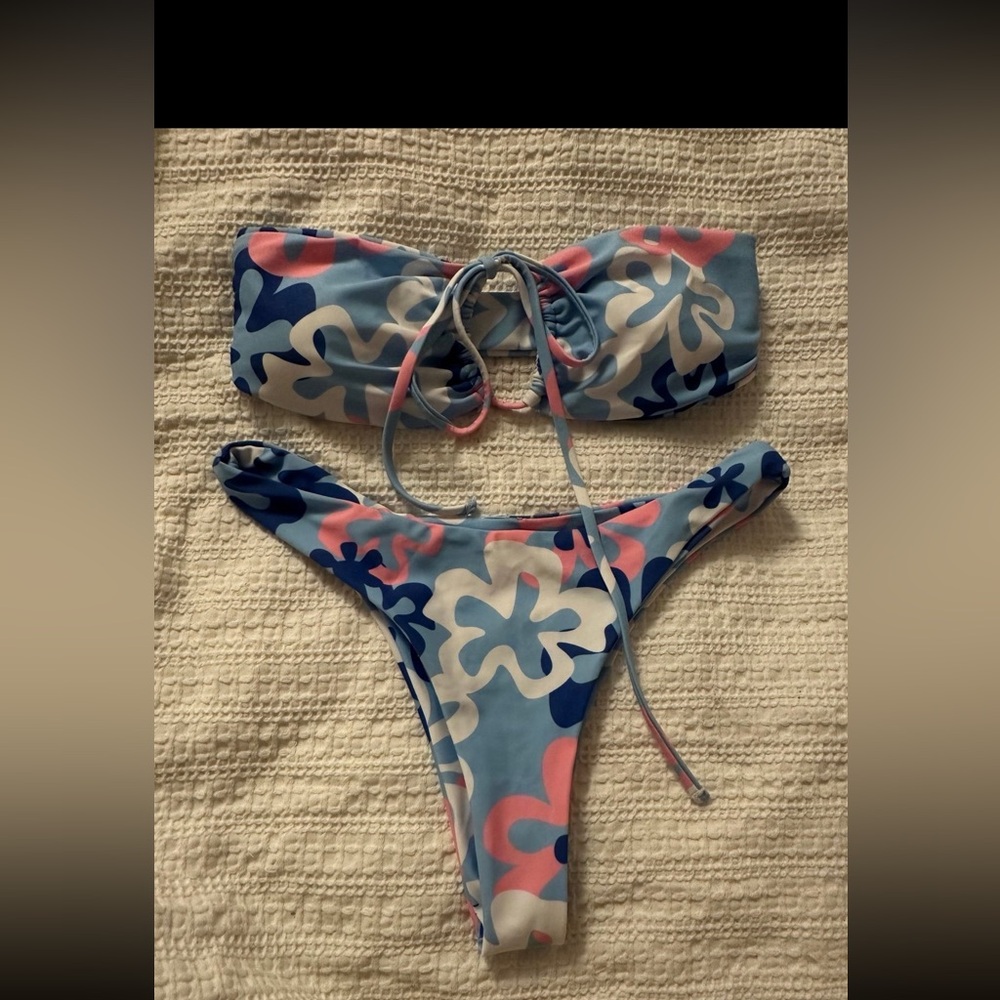SHEIN  flower print Small bikini set